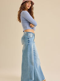 Vada Thermal Lace Crop Top Detail 5 - TULLABEE