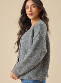 Leigh Oversized Cozy Cardigan Detail 3 - TULLABEE