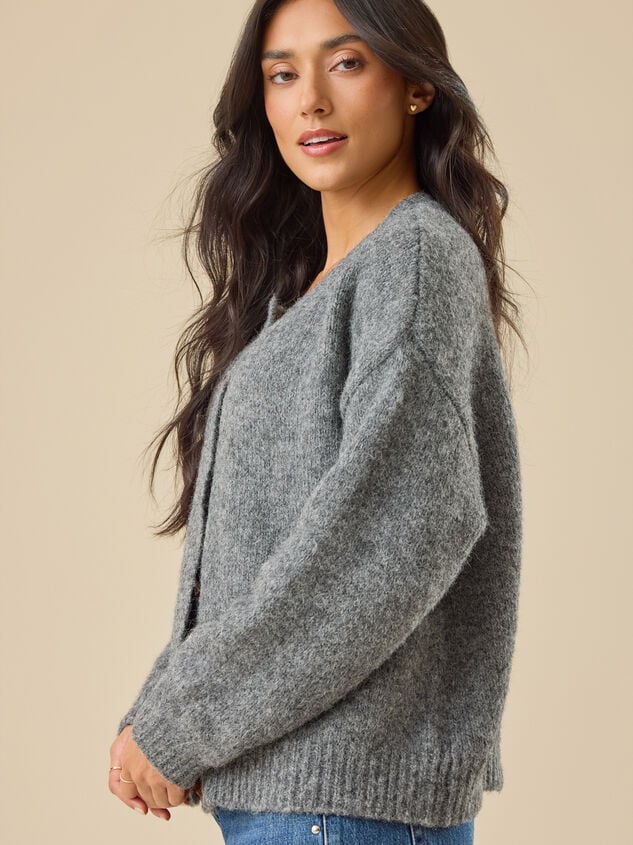Leigh Oversized Cozy Cardigan Detail 3 - TULLABEE