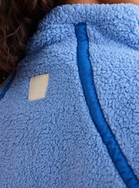 Sprint Sherpa Quarter Zip Detail 5 - TULLABEE