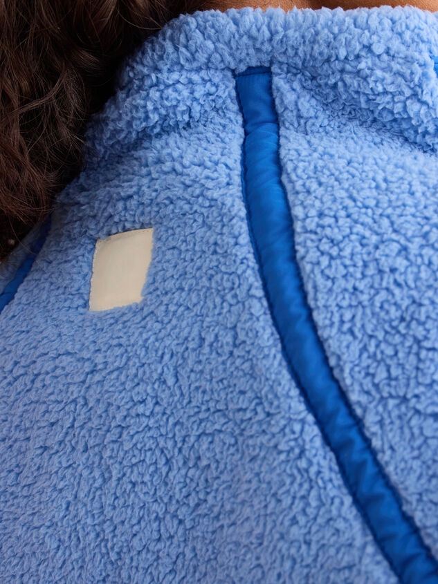 Sprint Sherpa Quarter Zip Detail 5 - TULLABEE