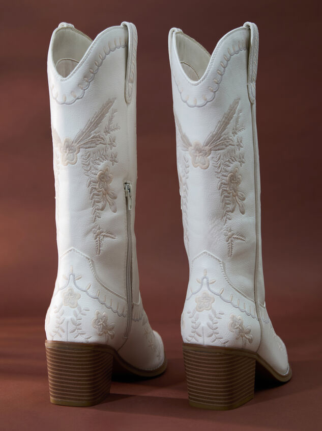 Ella Embroidered Western Boots Detail 4 - TULLABEE