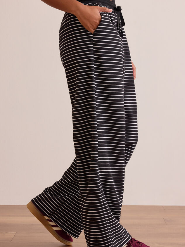 Stride Lounge Pants Detail 4 - TULLABEE