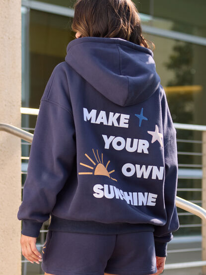 Stay Golden Hoodie - TULLABEE