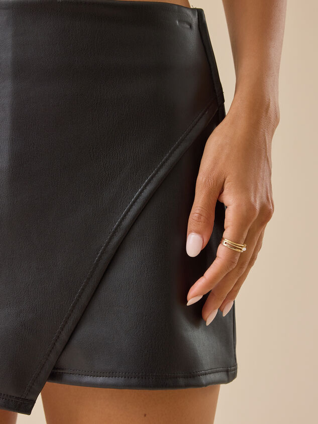 Calina Vegan Leather Skort Detail 3 - TULLABEE