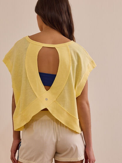 In Motion Circle Back Tee - TULLABEE