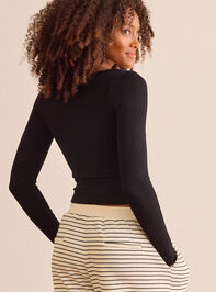 Power Move Fitted Top Detail 3 - TULLABEE