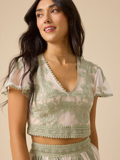 Arissa Floral Embroidered Top - TULLABEE