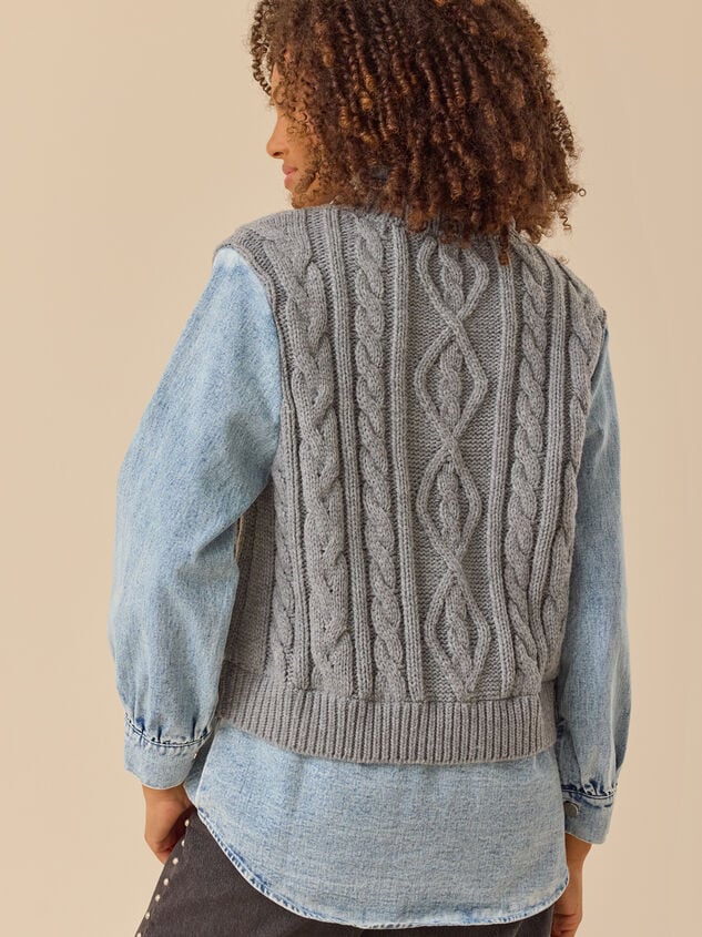 Amanda Cable Denim Mixed Pullover Detail 4 - TULLABEE