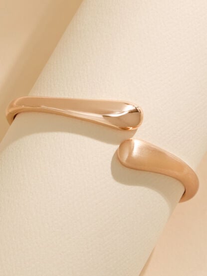 Foldover Hinge Bangle Bracelet - TULLABEE