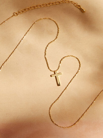 Cross My Heart Necklace - TULLABEE