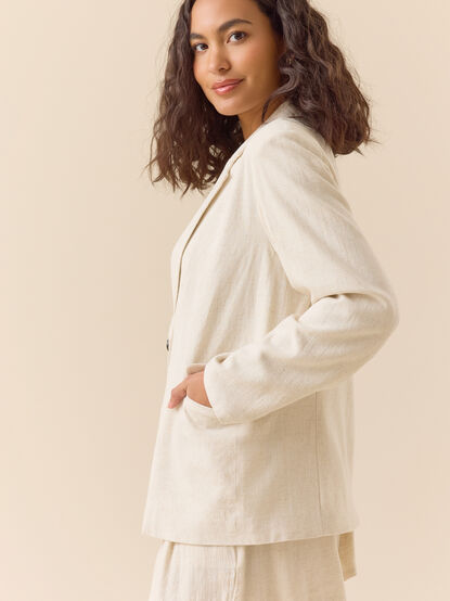 Laila Double Pocket Blazer - TULLABEE