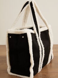 Yukon Sherpa Lined Tote Bag Detail 2 - TULLABEE