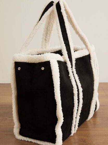 Yukon Sherpa Lined Tote Bag - TULLABEE