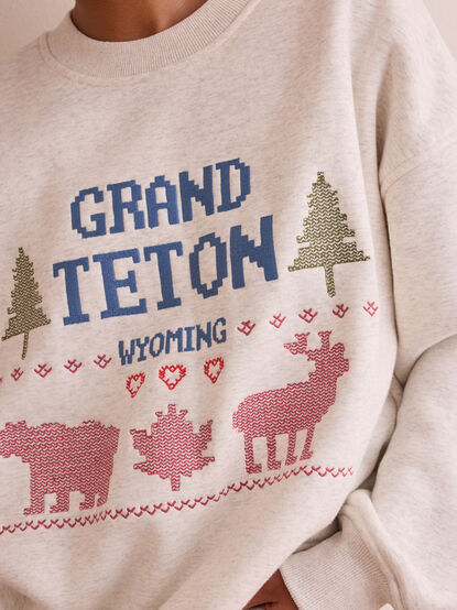 Grand Teton Embroidered Crewneck - TULLABEE