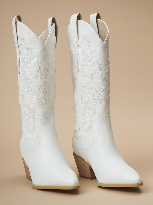 Amaya Western Boots Detail 2 - TULLABEE