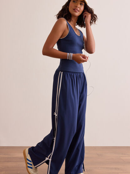 Go Further Wide Leg Bow Pants - TULLABEE