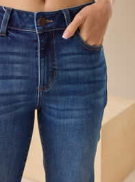 Elena Boot Cut Jeans Detail 3 - TULLABEE