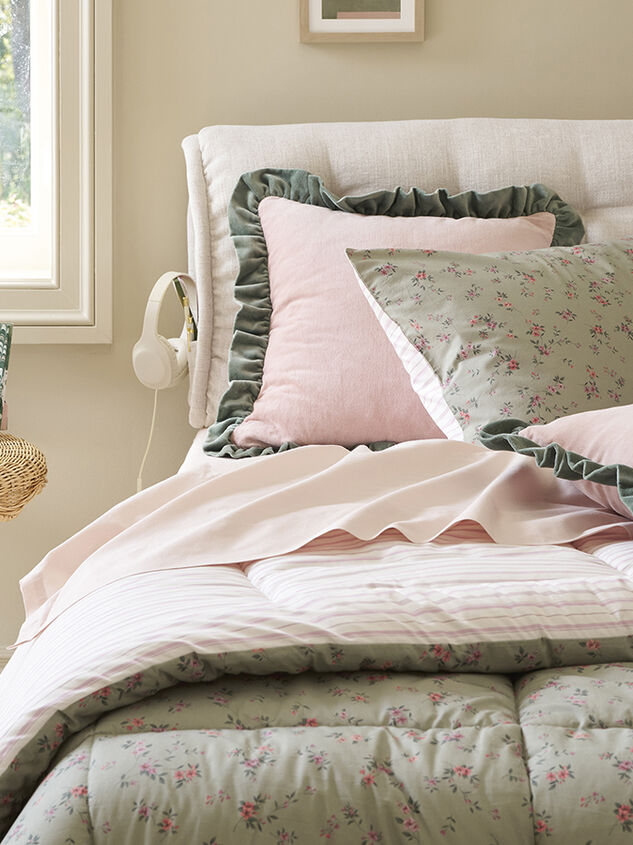 Lana Upholstered Heaboard Detail 5 - TULLABEE