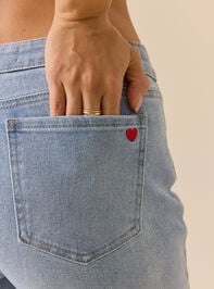 Lovella Embroidered Heart Jeans Detail 7 - TULLABEE