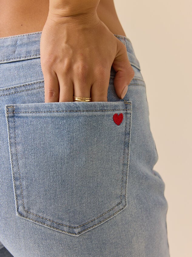Lovella Embroidered Heart Jeans Detail 7 - TULLABEE