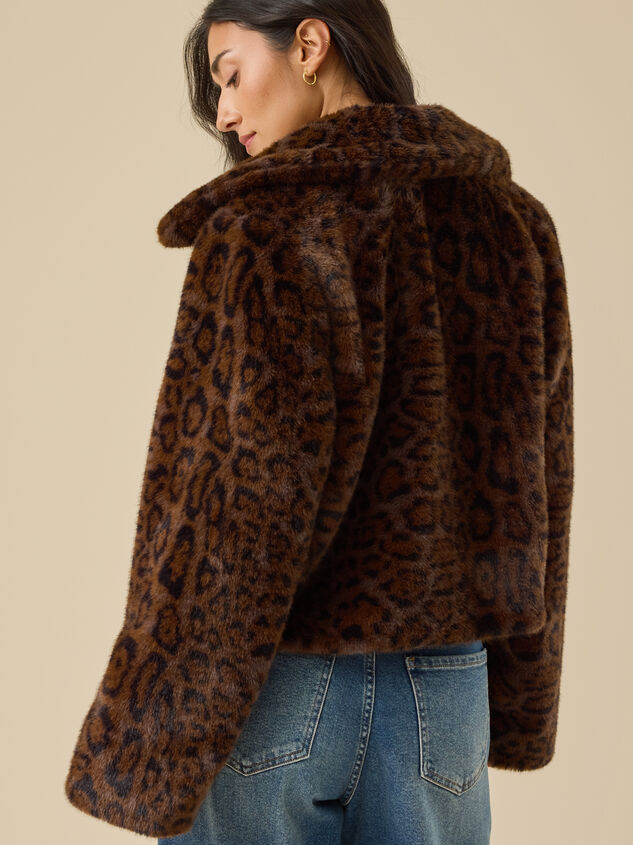 Galleria Sherpa Jacket Detail 5 - TULLABEE