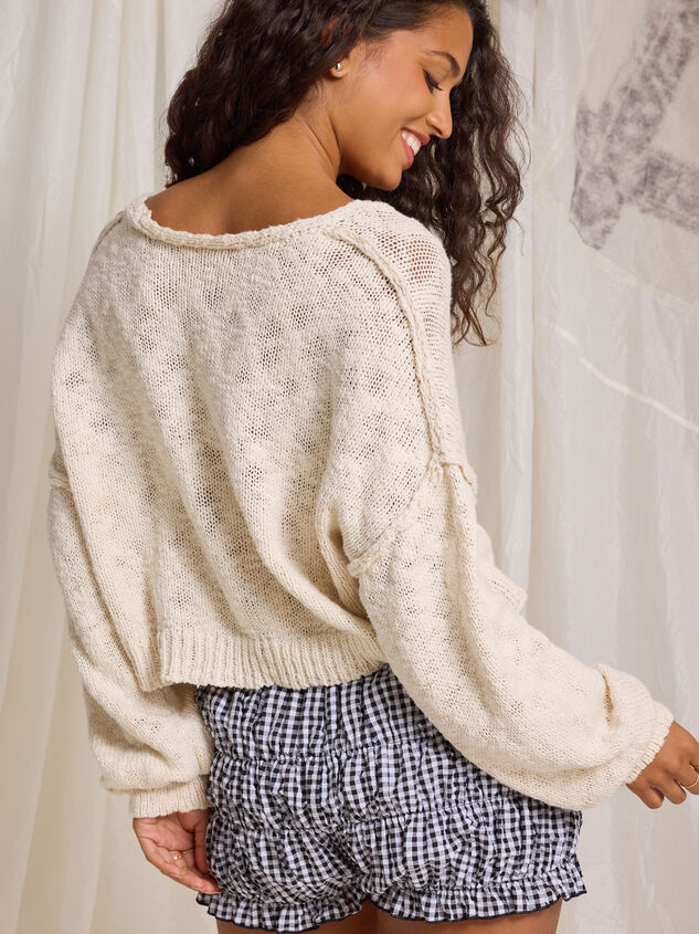 Natalie V-Neck Crop Sweater Detail 4 - TULLABEE
