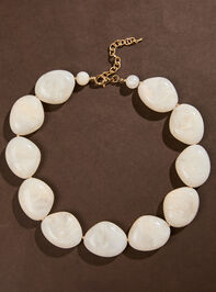 Bliss Chunky Resin Statement Necklace Detail 2 - TULLABEE