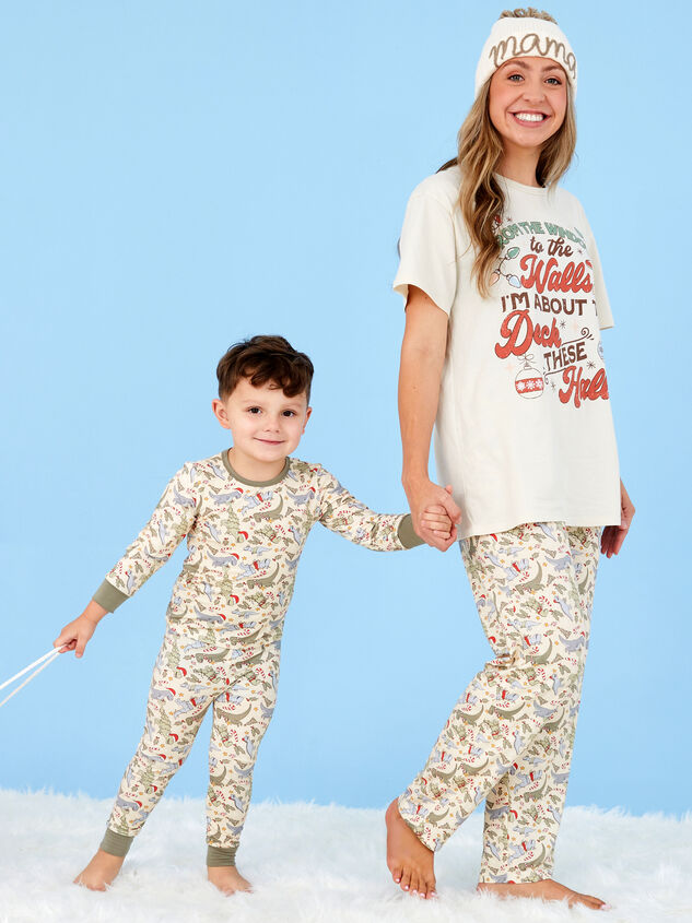 Deck These Halls Graphic Mama Tee Detail 1 - TULLABEE